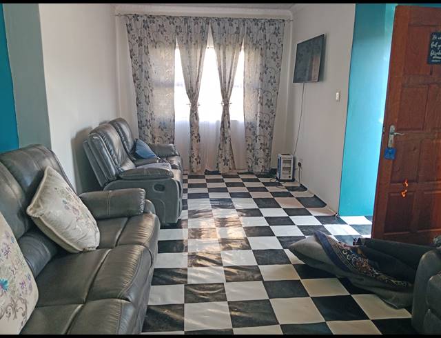 4 BEDROOM FREEHOLD FOR SALE IN NORTHDALE